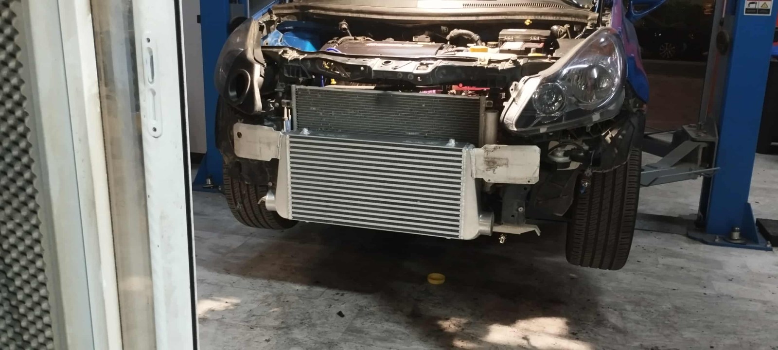 Opel Corsa OPC 503 hp — Το FMIC τοποθετημένο στο εμπρός μέρος.