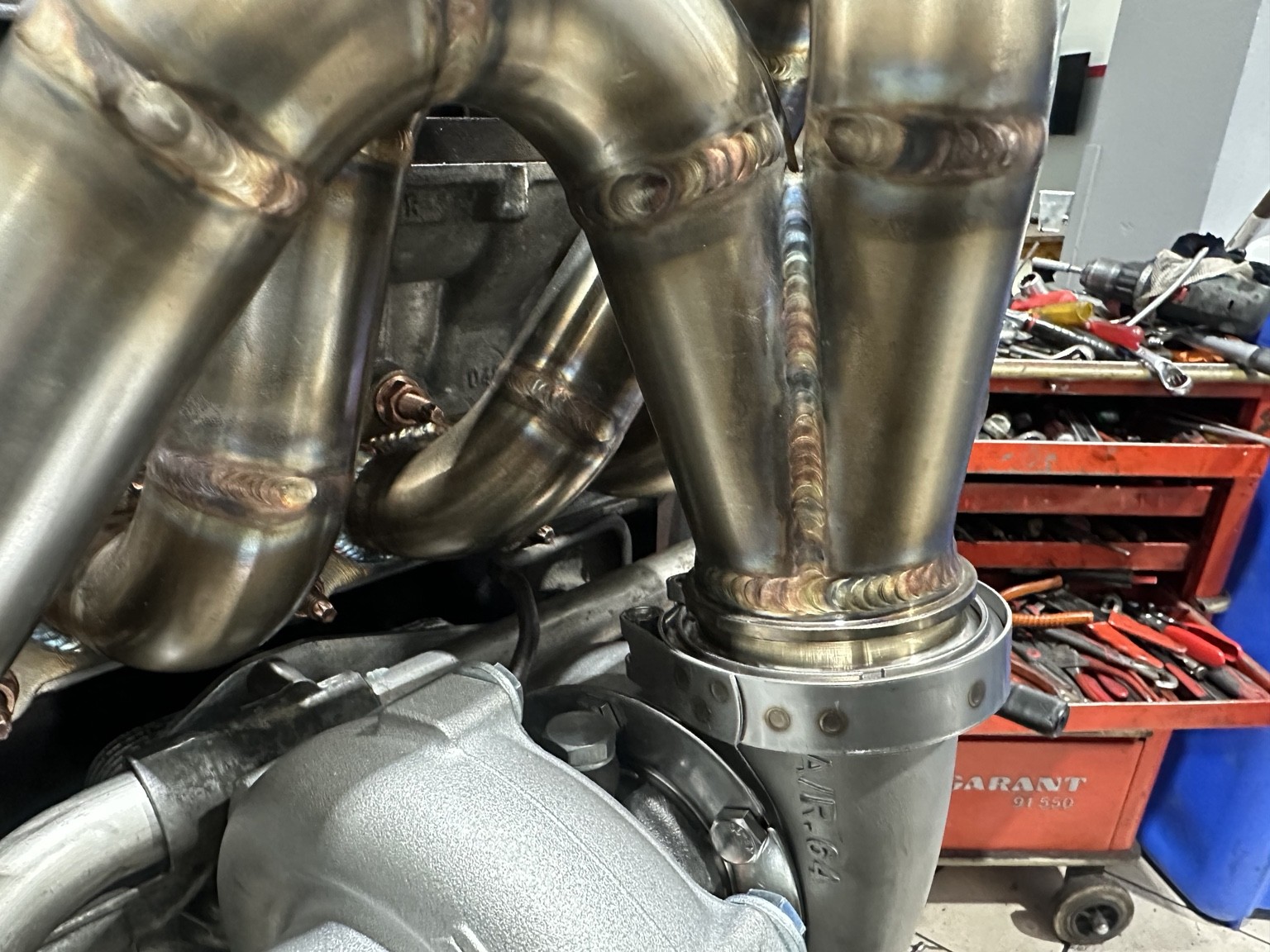 Opel Corsa OPC 503 hp — Χταπόδι, εξωτερική wastegate και σωληνώσεις.